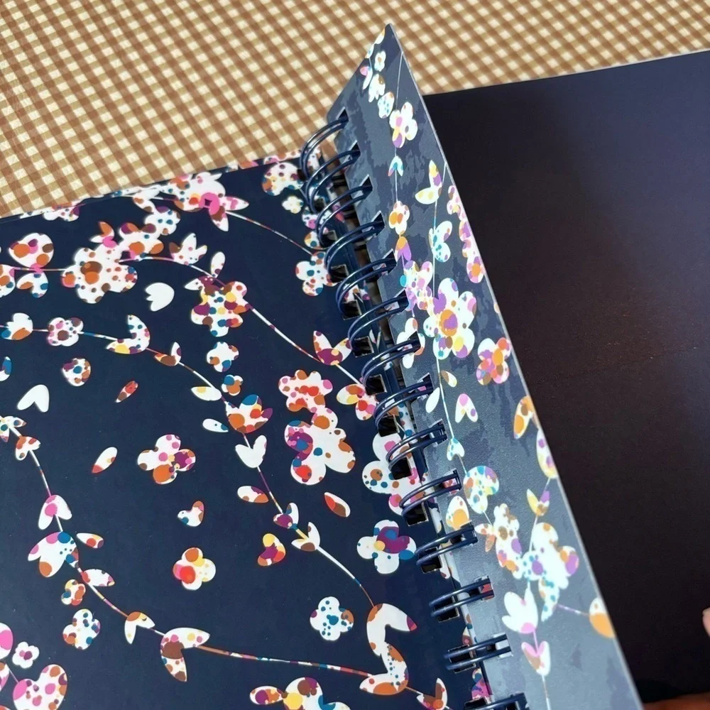 Vera Bradley‎ Floral notebook agenda 17 month planner 2023-2024. NEW